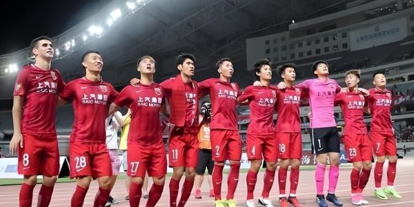 上港中锋位置有望迎来新援助阵，已跟着俱乐部冬训，踢过亚冠主力